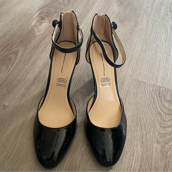 Liz Claiborne Winnie Heels - Picture 1 of 14